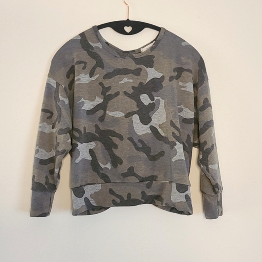 CLEARANCE Nordstrom Camo Cross Back Yoga Top